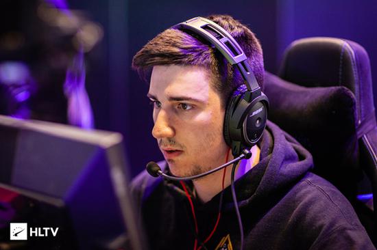 永劫无间与必胜客联动推出新皮肤捆绑包